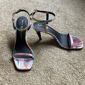 Katy Perry Collections Swirl Pattern Heels
